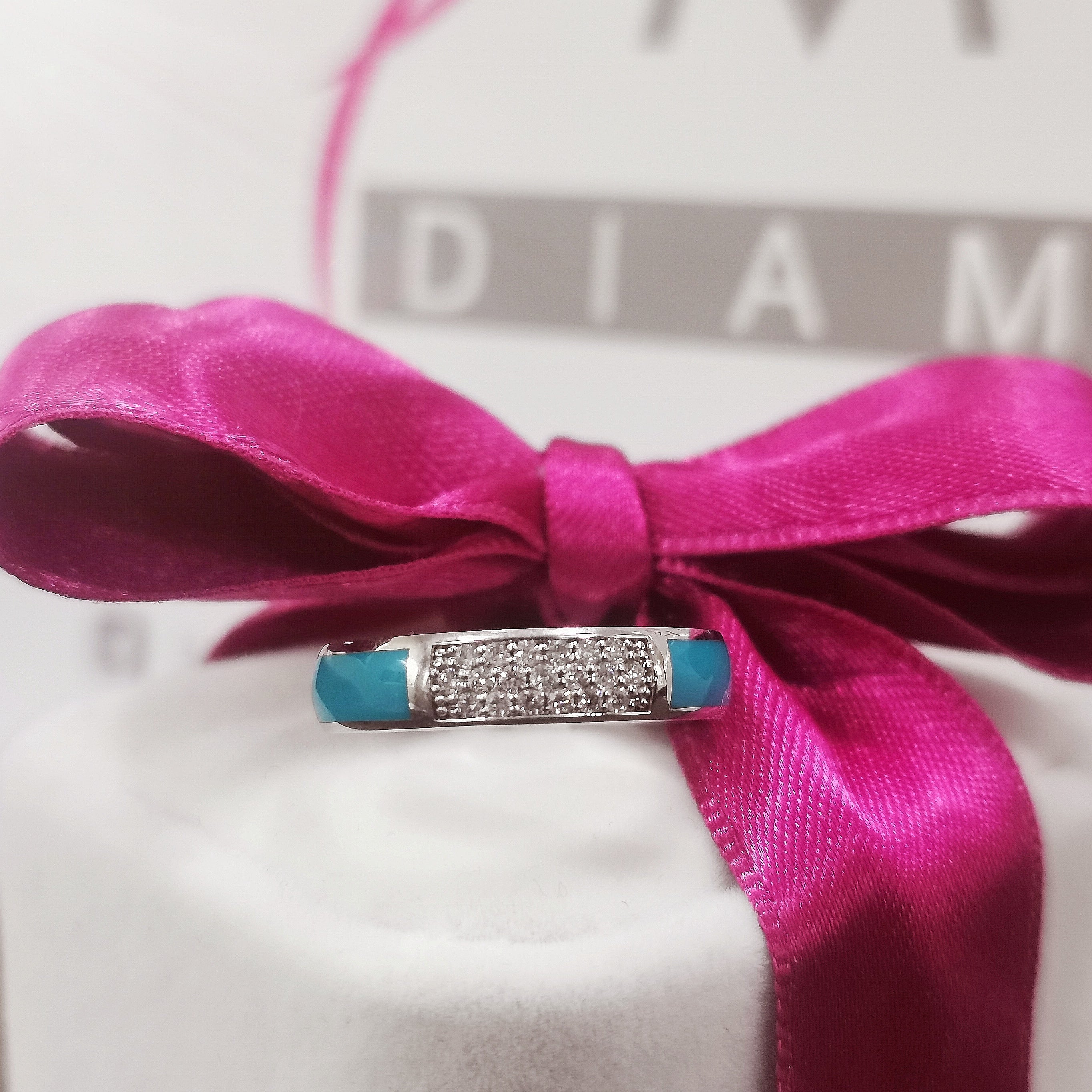 Диамантена халка бяло злато с цветен емайл 0.17 карата